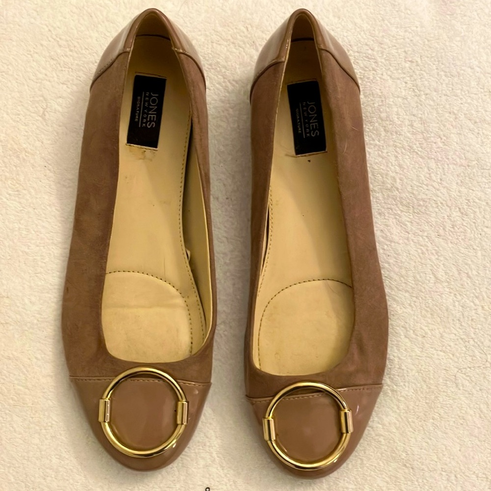 Jones taupe suede flats with gold rings. Great condition!